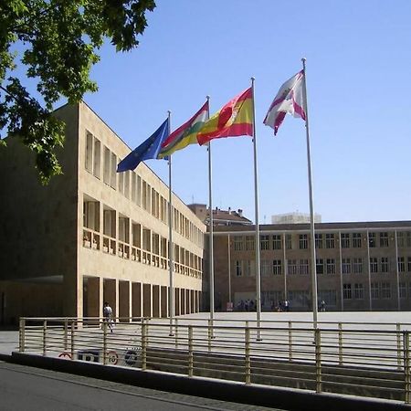 Appartement Agradable, Luminoso, Wifi, Junto Al Ayuntamiento à Logroño Extérieur photo