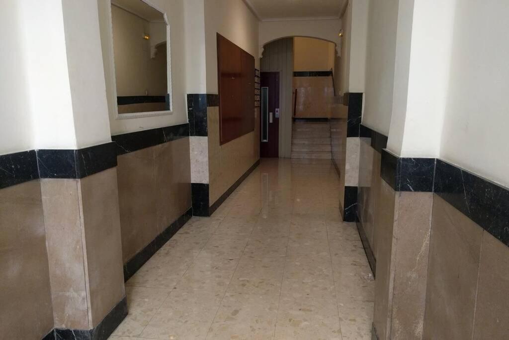 Appartement Agradable, Luminoso, Wifi, Junto Al Ayuntamiento à Logroño Extérieur photo