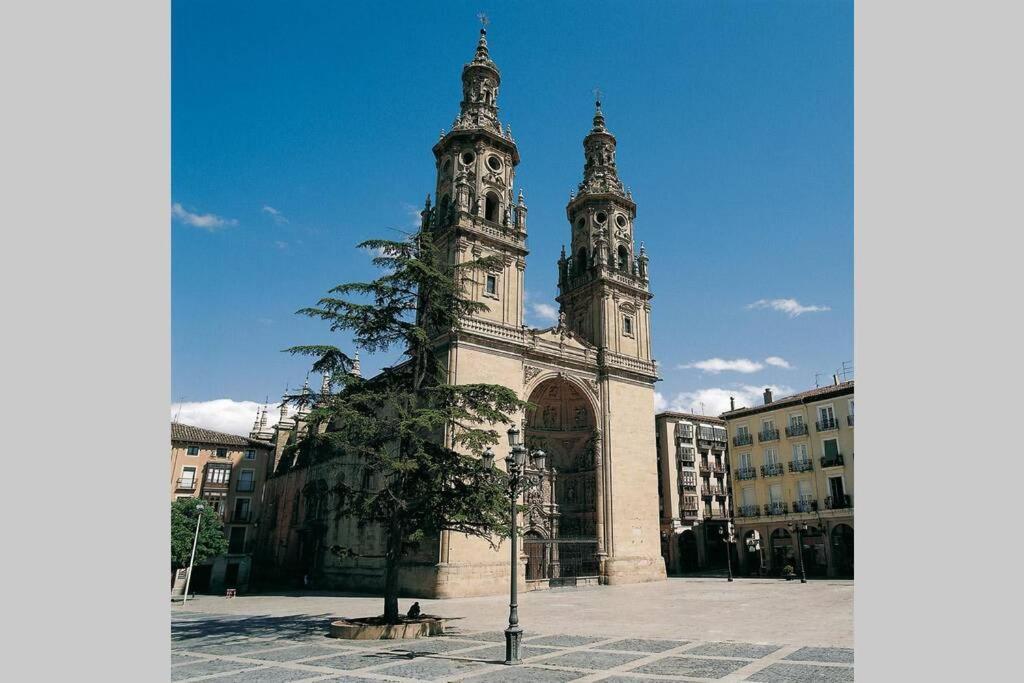 Appartement Agradable, Luminoso, Wifi, Junto Al Ayuntamiento à Logroño Extérieur photo